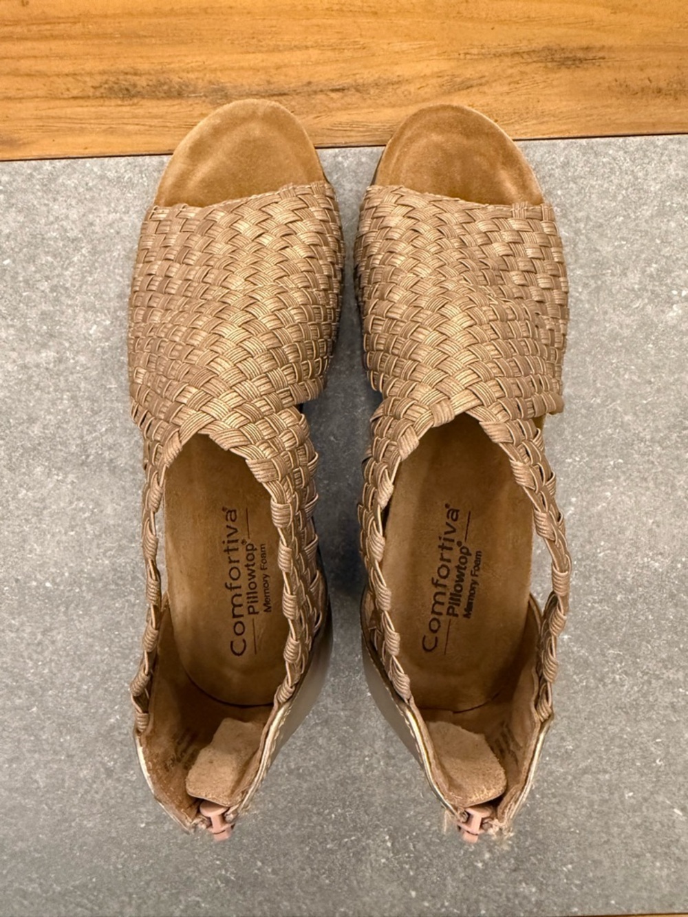 Comfortiva Alesha Metallic Woven Wedge Sandals Bronze Gold 6.5 NIB - Picture 6 of 12